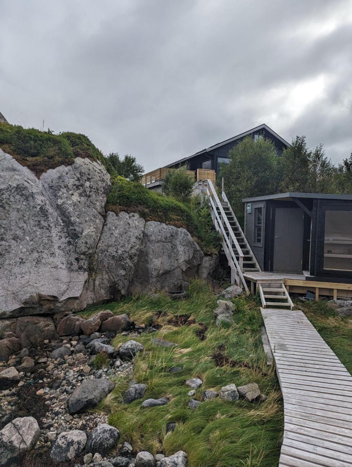 Nydelig Hytte Med Fantastisk Beliggenhet Ved Sjoen Villa Laupstad Exterior foto